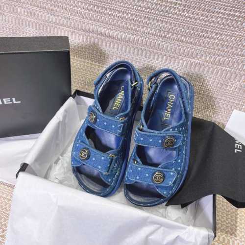 工厂P直销 P380 Chanel 小香蝴蝶结沙滩凉鞋 顶级专柜品质 每年必入的经典款之一！最新出蝴蝶结钻扣搭配设计 更加彰显和品味～所有材质都根据原版定制！购