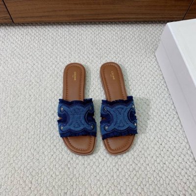 celi*E凯旋门平底拖鞋 优雅而不过时 鞋型的设计非常显脚瘦 无论是搭配牛仔裤还是半裙 完全Hold得住 材质 鞋面采用原版定制材料 羊皮内里及垫脚 真皮大底