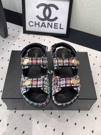 Chanel新款沙滩鞋 高版本出货 上脚舒适超显腿型 夏季出行旅游必备单品 高密度编织鞋面 羊皮垫脚 原版开模大底 Size: 35-39 40 41订做 - 点击图像关闭