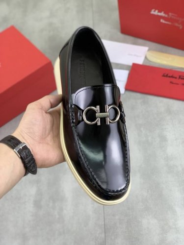 工厂p价p 实价 水染牛里 Salvatore Ferragamo 菲拉格慕 男士最新款休闲商务皮鞋 同步上市 面料采用专用进口原版开边珠小牛皮 内里采用进口水
