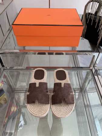 Hermes 爱马仕 25Ss新款男款凉拖喜欢二舅姥爷拖鞋的一定不能错过这款草编拖鞋 好穿百搭又经典 面料进口牛皮配搭水染牛里 大底进口原版麻绳中底 意大利真皮 - 点击图像关闭
