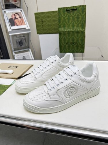橙子出厂价p Gucci 古驰新款小白鞋 低帮休闲鞋运动鞋 情侣款 码数：女35-40，男40-45