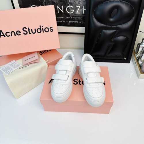 ACNE24SS爆全网的笑脸厚底小白鞋最高品质出货 厚底设计，不仅增加高度，更显时尚感。 无论是日常出行还是外出旅游，都是所有小仙女的不二选择。 鞋面：进口小牛