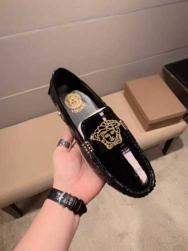 实价 品牌范思哲 鞋面进口意大利头层牛皮+刺绣 头层羊皮 不掉色 内里 原版进口耐磨橡胶底 官网出品 精致优雅心备佳品 采用精湛工艺 穿着舒适 精致简单鞋面更显