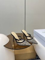 顶级原单 配飞机盒 dior 迪奥 新品猫跟汤钻时尚凉鞋 新品烫钻小猫跟凉鞋 经典的迪奥藤格纹元素 时尚必备款舒适感真的极极好 面料网纱+汤钻 内里采用原单订制