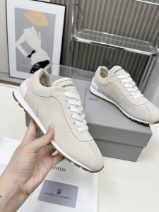 bc礼物早春新品]Brunello Cucinelli 女士小牛皮拼接休闲运动鞋 舒适百搭 装饰镶珠运动鞋 鞋面：一比一复刻高丝光、牛皮拼接特殊材料 搭配五金链