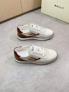 Bally 顶级 -Size： 39-44 38.45定做 -东莞高端品质 巴利原单休闲运动鞋 -鞋面：进口纳帕小牛皮空压方孔、反绒小牛皮鞋身车缝品牌图腾、后跟