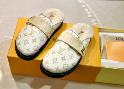 情侣款 系列款拖鞋 半包拖 louisvuitt on fw。new arrival～ L v aspen 水台拖鞋 L家2024秋冬勃肯毛拖鞋新品 经典mon