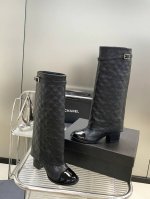 出厂价 CHANE*｜小香24P秋冬新品 菱格粗跟裤管靴 独家正版开发 完美复刻原版这款超多网红博主穿搭 时髦感爆棚不要觉得穿靴子有点早 时髦的宝宝都在秀了绝对