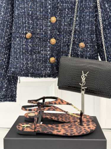 厂价 Saint Laurent 圣罗兰25Ss 春夏新品夹脚凉鞋 精致时髦精必备单品 鞋面采用原版定制材质 内里踮脚混种羊皮 意大利进口真皮大底 Size：3