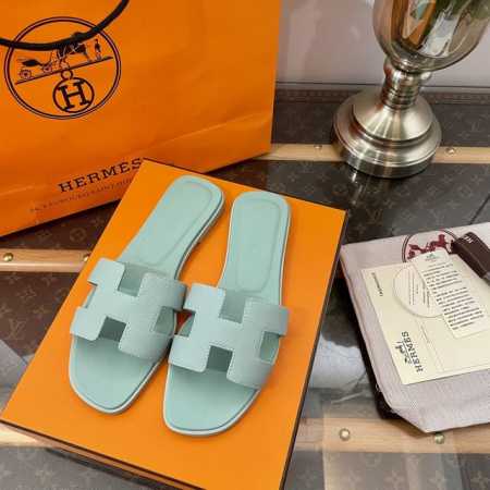 代购级 * 春夏新色手掌纹H拖鞋 大厂顶级代购品质 代购品质～出入无压力～春夏新色～干净简约大气～超级洋气～好看极了～舒适感真的天花板级别～软乎乎的脚感～走再久 - 点击图像关闭