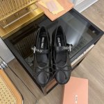 MiuMiu缪缪 2024 miu家2024春夏新品 专柜最新爆款蝴蝶结单鞋系列 时尚 简约高级 随意搭配 上脚非常轻便舒适 今年主推款 时尚 简约高级 随意搭