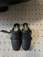 Prad* 25ss 普拉达走秀款复古2扣半拖爆款！走秀款 复古感时髦满满 随意百搭 时尚休闲 独到味道，人人都爱也轻松驾驭 每年都会爆.足以征服你，穿上它，休
