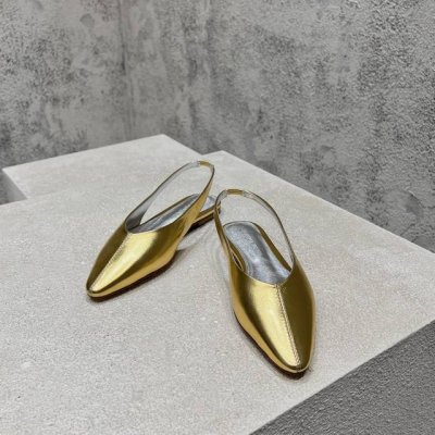 bottega Venet* 葆蝶家Bv最新款Sofia系列 芭蕾舞鞋 以意大利顶级工艺为灵魂，Bottega Veneta芭蕾舞鞋重新定义了现代女性的足尖优雅
