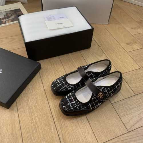 P380 Chane*｜小香25C春夏新品 平底系列单鞋 这一季春款系列真的超美 香奶奶家一贯的优雅名媛气质 高级感十足！上脚非常Nice～ 不管光脚穿或搭配裙
