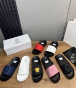 工厂价 范思哲拖鞋 男鞋高端品牌 官网1:1最新力作：原版开模定制 面料釆用进口原版材料制作，升级版大底，更轻便，防滑。市场顶级品质，简单不失品味，潮人必备，时