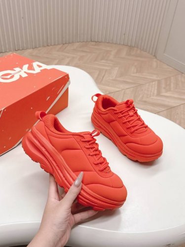 Marni X Hoka 联名款 运动鞋新品 潮到爆的Hoka &Marni联名徒步鞋系列 专柜一鞋难求马卡龙色系为这个夏天增添了一抹亮色 丑萌丑萌哒超级可爱厚