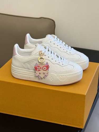 L v ss24 new arrival～ L 家 2024春夏Groovy 运动鞋 ：正品13930rmb 独家购入，附带正品购买图片，视频 厚底版型，增高绝