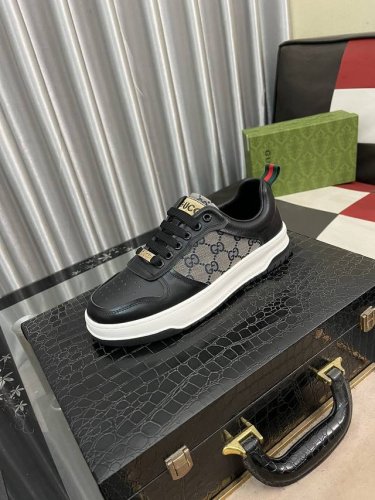 出厂价pp Gucci 古奇官网男士休闲鞋同步款 鞋面选用牛皮配进口新品牌元素 古奇 彰显不俗的气息 设计简约套脚款型 超级百搭 内里皮 橡胶大底 码数38-4