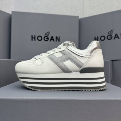 hogan 度假系列新款顶级版现货发售 松糕厚底顶级版 都市新潮休闲风 各明星 博主推荐 时尚百搭风格百变！原版楦型 原版大底一比一为你打造 值得推荐！ 鞋面采