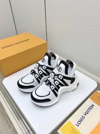 出厂 高版本 2024Ss Lv Archlight 驴牌五金休闲运动老爹鞋后增跟高约5.5Cm 大底最高度厚约8Cm 多色入选！ 面料:环保tpu和进口牛拼皮 - 点击图像关闭