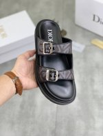 工厂价 实价 Dior 迪奥新款休闲拖鞋，原版官网1:1、完美做工 透射出一种尊贵奢华，于迪奥高端超凡工艺中升华其奢侈定义。原版古奇双g组合大底，码数：38-4