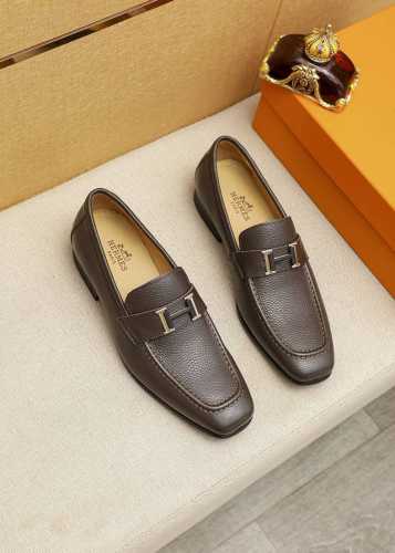 商品商标：HERMES 爱马仕 休闲皮鞋 正码码数: 38-44 45.46订制 商品材料：精选 进口头层荔枝纹小牛皮鞋面+奢华五金扣，进口水染牛皮内里。强烈立