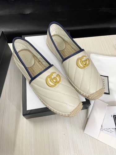 GUCCI 长期做货 最新！弹簧扣 渔夫鞋 市场顶级版本，官网同步，永不过时，超级舒适，四季都可以穿，上脚超美绗缝真皮徽标渔夫鞋。 鞋面：采用特殊进口羊皮 大底