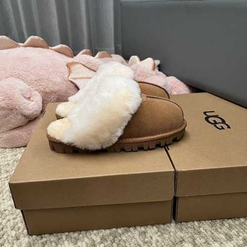 橙子出厂价 平底 皮毛一体 官网对版大底 半拖款 ～～UGG 周冬雨同款 包头毛半拖雪地靴毛毛鞋 寒冬刷星“暖潮风” UGG改头换面刮起雪地里的时尚感。全羊皮毛