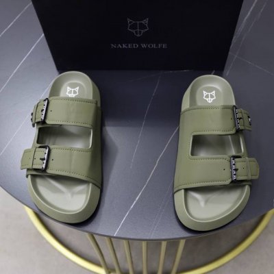出厂价pp： 品牌：Naked Wolfe 狼头 标准码：38-44 45定制 等级：官网同款 材料：原版皮料设计 原版发泡轻便耐磨柔软大底 款式类别：男士时尚