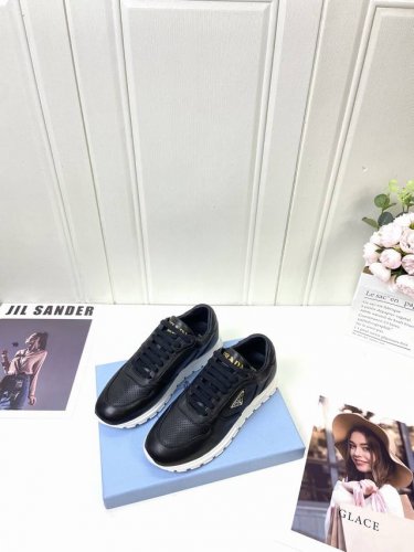 出厂价pp 品牌 prada 普拉达 等级 原单品质 鞋面 原版羊皮 内里 原版水染牛皮+牛皮垫脚 原版 Tpu+发泡组合底 码数 35-41 40 41定做不
