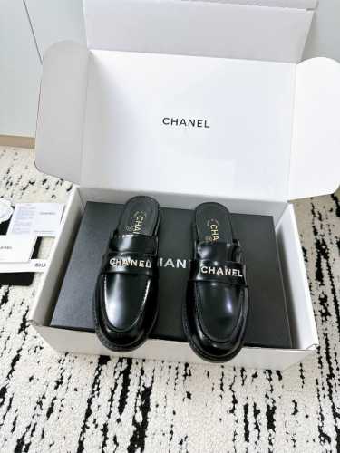 Chanel 25 A春夏拖鞋 专柜同款 夏日百搭神器来啦 每年必入的经典款小香拖今年设计更显高级感 原版材质1:1定制 细节满分从正品开发 品质绝对在线 不管