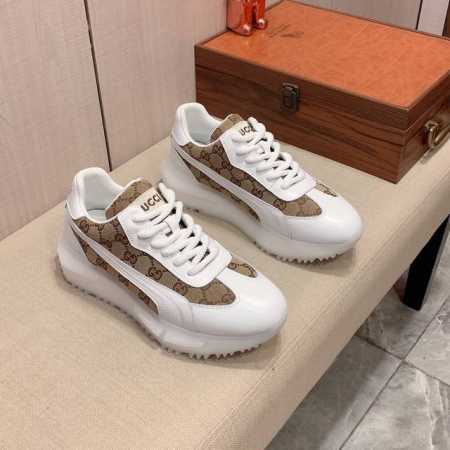 新款: 厂价: 古奇gucci* 最新爆款休闲鞋，顶端品牌奢侈～代购，顶级～质量。鞋面選用进口透气牛皮搭配材质透气羊皮垫脚 精细做工。原版个性时尚柔软橡膠耐磨防 - 点击图像关闭