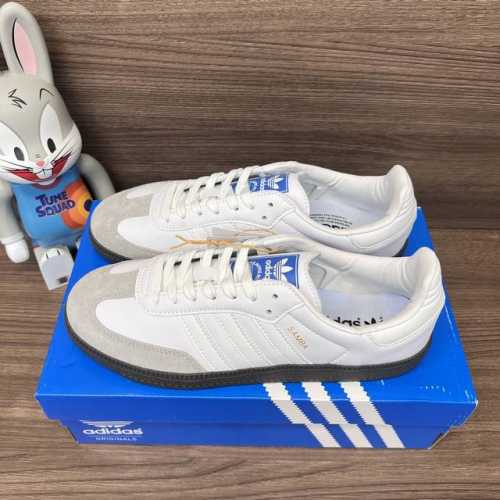 顶级版本Adidas Originals Samba 德训低帮板鞋情侣款 白棕 货号: Ie3439 包装:全套得物配件毒盒配纯棉袜子一副。 码数:36 36.