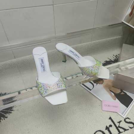 Jimmy Choo 方头鱼嘴凉鞋真丝烫钻拖鞋 鞋面：进口真丝＋高温烫钻 内里：进口羊皮 大底：意大利进口真皮大底 跟高：7Cm 颜色：白色 金色 码数：35～ - 点击图像关闭
