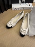 现货发售 *25 专柜 正品级 版本！！ 官方目录： 码数：35、36、37、38、39 34 40 41 需要定做跟客服 沟通 皮面10 均配有意大利正品包装