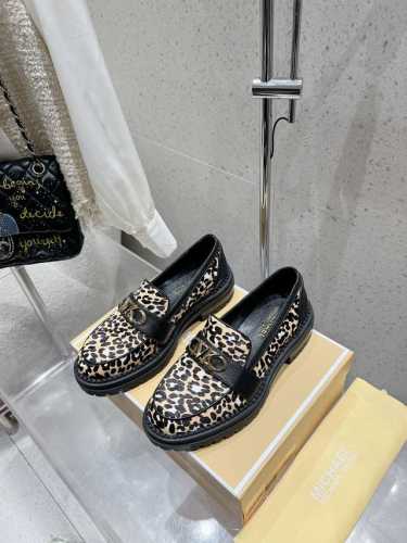 出厂 MICHAEL KORS MK秋冬最新款乐福鞋单鞋 进口头层牛皮面料牛皮内里 原版开模橡胶大底4cm跟高 码数35-41 35、41不支持退换