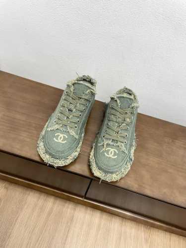 Chanel 小香 24ss 新款流苏 刺绣 帆布鞋 休闲运动鞋 原版购入开发 做货 这款 流苏 厚底运动鞋是一款时尚单品，提升该系列的格调。可为各式休闲造型增