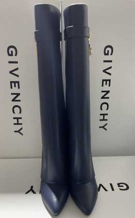 GIVENCHY ｜3 最高版 出厂价 真皮大底 仿真皮大底 订做 Givenchy 新款高靴系列 纪梵希 锁扣 水钻款 风靡整个时尚圈 专柜 正品级 版本 购 - 点击图像关闭