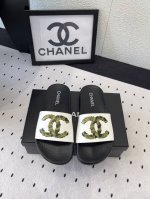 Chanel春夏新款拖鞋 高版本出货 夏天的拖鞋美得让人无法拒绝 双C大Logo大气上档次 进口特殊材质鞋面 一体成型大底 Size：35-39 40 41定制