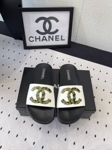 Chanel春夏新款拖鞋 高版本出货 夏天的拖鞋美得让人无法拒绝 双C大Logo大气上档次 进口特殊材质鞋面 一体成型大底 Size：35-39 40 41定制