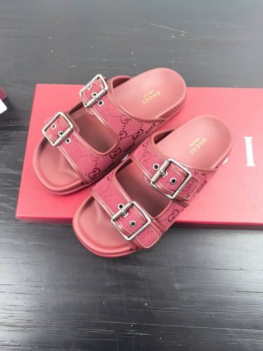 古驰新品魔术贴沙滩拖鞋 钻G扣皮面拖鞋 百搭M多裙子 裤子 网红搭配不同颜色袜子穿也超级洋气 size 35 39 40定做不退换