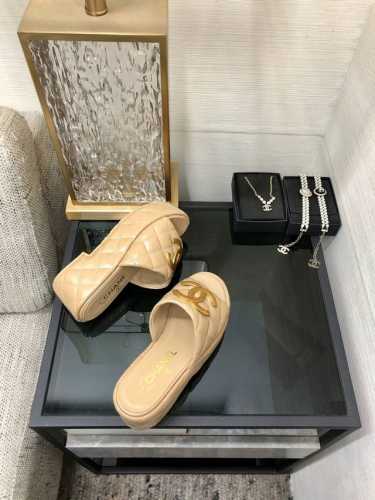 出厂价 顶级 品质 .小香2024春夏厚底坡跟拖鞋 油蜡皮鞋面 混种羊皮内里 垫脚 水台 大底原版1比1开模 Size：35-41 41定做不退换 原版包装配套