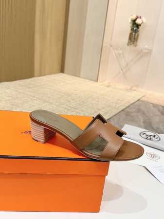 爱马仕Hermes，真皮大底 出厂价 顶级版本！原版开发 鞋面：牛皮 内里垫脚 羊皮 大底：意大利真皮大底 跟高：4.5Cm 码数：34-43注 34 41 4 - 点击图像关闭