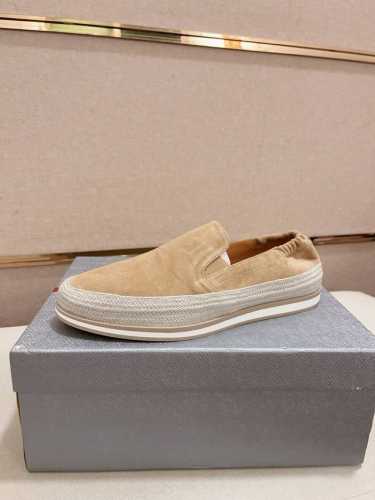 工厂P价 高版本 高品质新款Prada 普拉达 专柜同步上市， 新款男鞋、面料精选高科技滴胶工艺制作而成。内里:全牛皮内里。高端气垫开模防滑橡胶大底，精美线条、