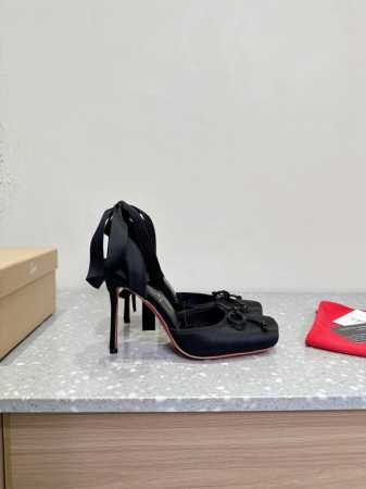 Christian Louboutin CL 25ss春夏新款 时装走秀 芭蕾蝴蝶结 高跟鞋没什么好说的，就是一整个美疯致命的诱惑刚刚上脚试了 非常好穿非常稳 - 点击图像关闭