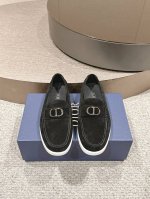 Dior迪奥 Size 39-44. 38.45定做 2025新款男士休闲乐福鞋 以进口头层牛皮制成 手缝马克线工艺 鞋面品牌经典爱心点缀设计 原版橡胶鞋底柔软