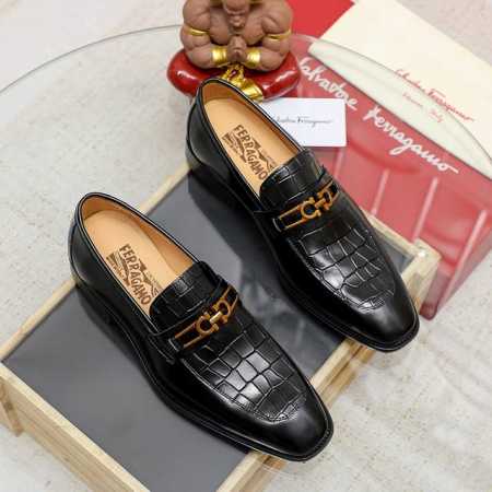 工厂P价 里 Ferragamo 菲拉格慕 爆款时尚休闲鞋官网专柜1:1制作，原版开模好质量看得见，进口高端头层打蜡小牛皮，水染皮内里纹路很清优质防水防滑耐磨大 - 点击图像关闭