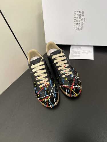 涂鸦 P420Maison Margiela Tibi Mm6经典德训鞋 新色一直在增加，无敌好看，唯一对版 细品 多双正品代购回来1比1出模开发！ 鞋面:牛皮