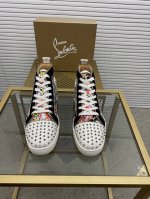 定做款。出厂价 。Christian Louboutin Cl红底鞋 专柜系列，情侣休闲板鞋 独家热款发布活动乳胶垫脚成品大底车线女35-40#男38#-46,